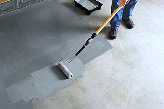 Чем покрасить бетонный пол в гараже